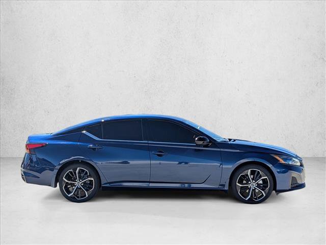 Used 2023 Nissan Altima 2.5 SR FWD image 4
