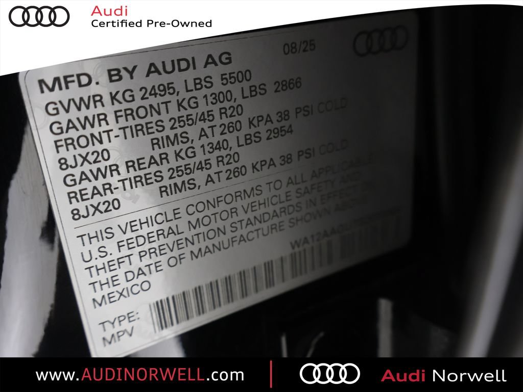 Certified 2025 Audi Q5 Premium AWD/4WD image 3