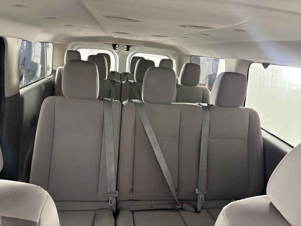 Used 2018 Nissan NV 3500 S image 32