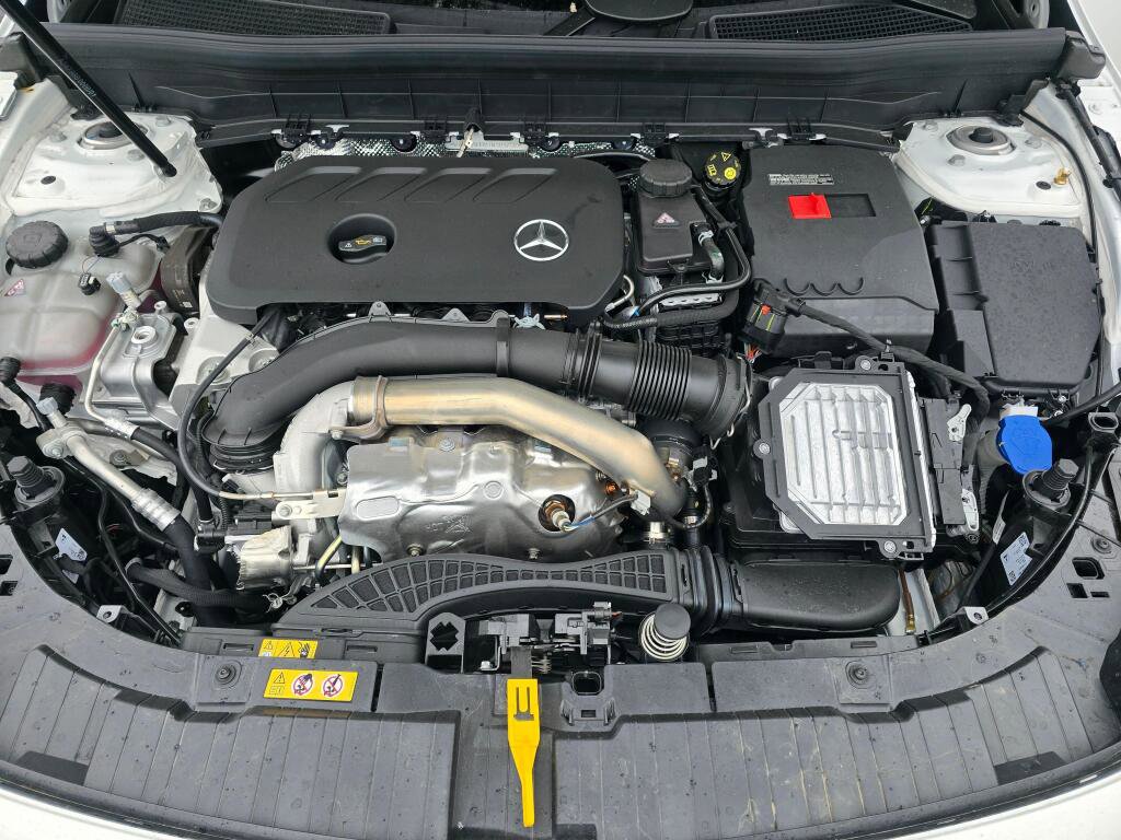 New 2026 Mercedes-Benz GLB 250 4MATIC image 10