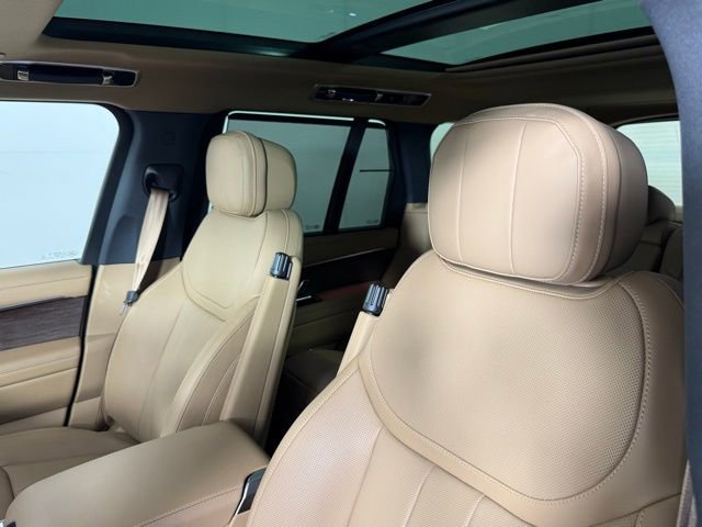 New 2025 Land Rover Range Rover SE image 14