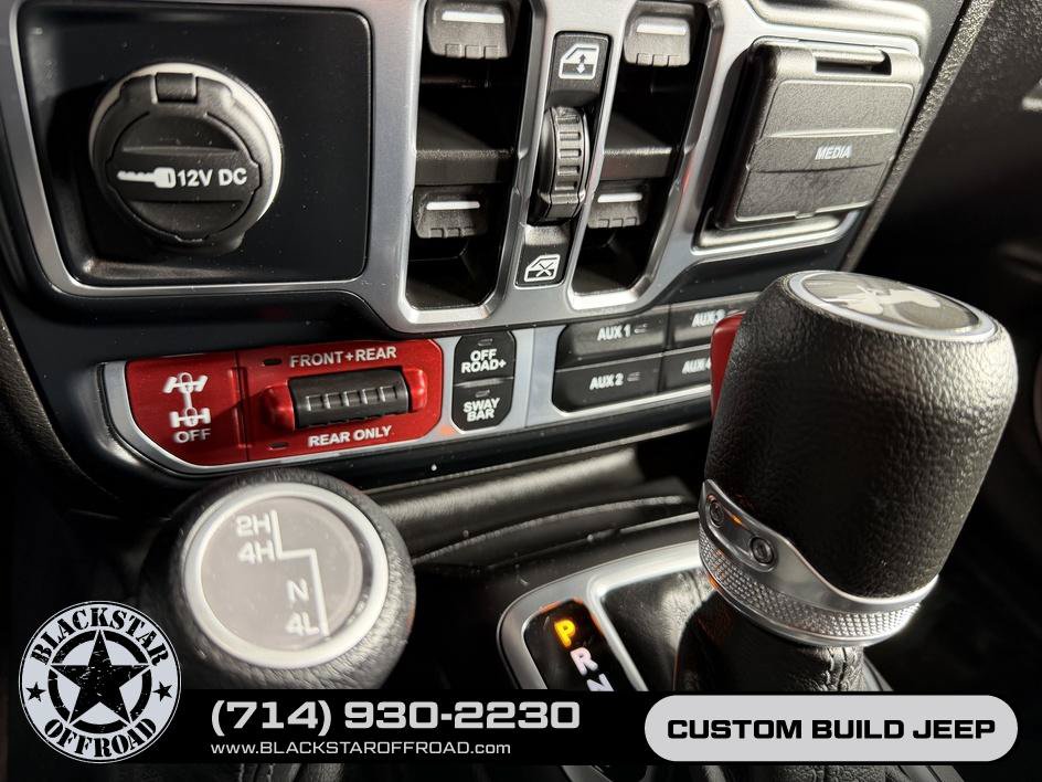 Used 2024 Jeep Wrangler Unlimited Rubicon w/ Technology Group AWD/4WD image 29