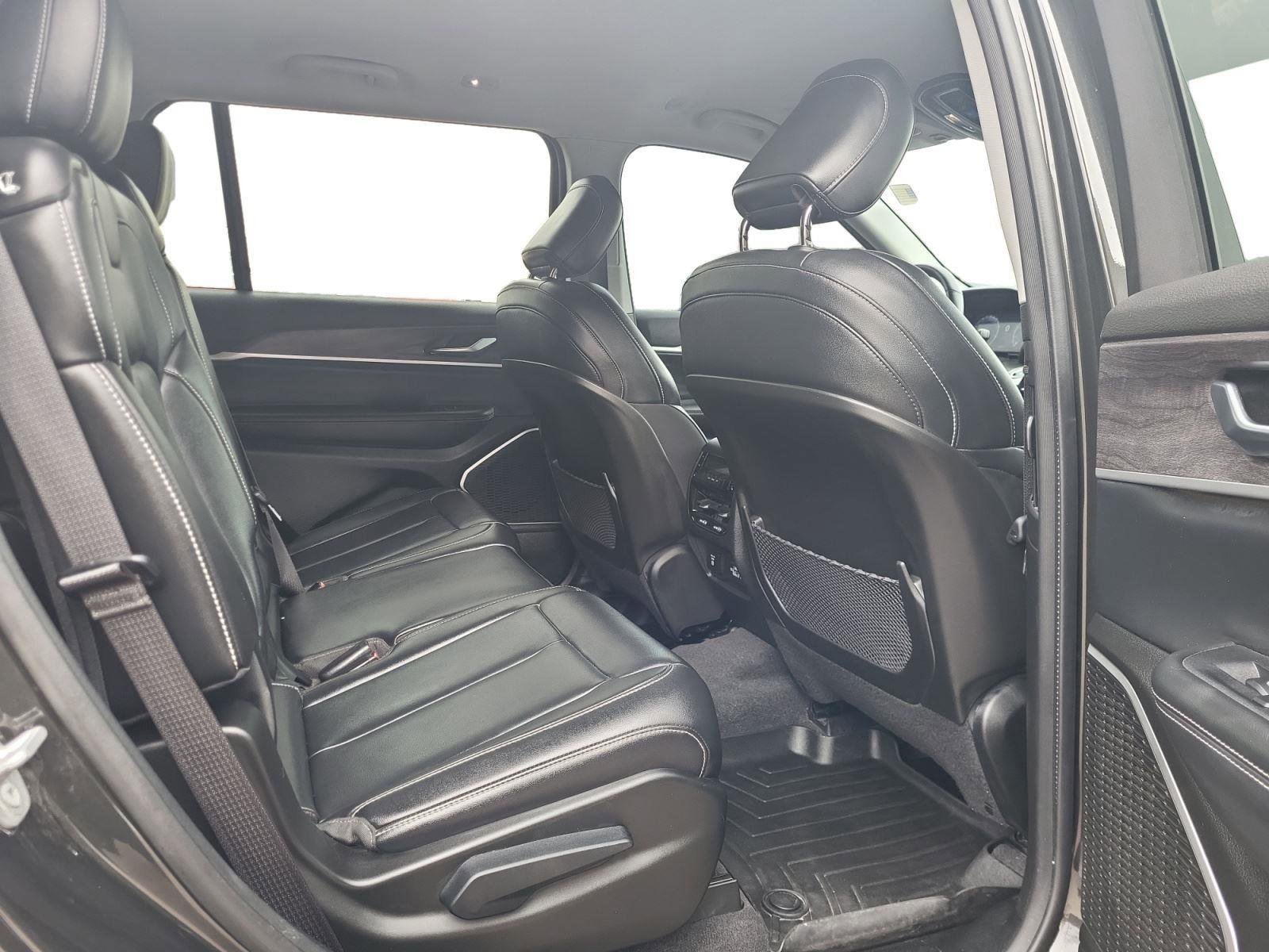 Used 2022 Jeep Grand Cherokee L Limited image 26