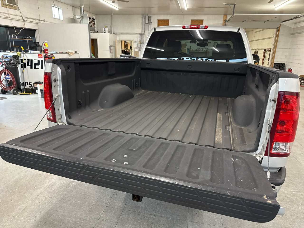 Used 2010 GMC Sierra 1500 SLE w/ Texas Edition image 82