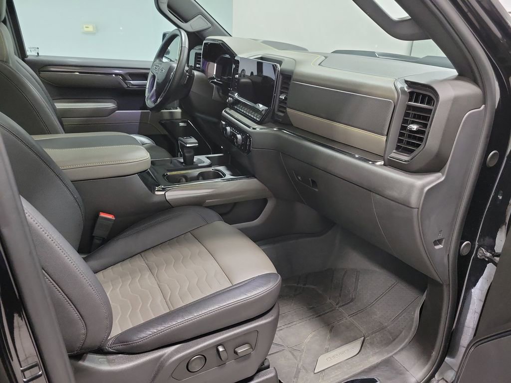 Used 2024 Chevrolet Silverado 1500 ZR2 w/ Technology Package AWD/4WD image 25