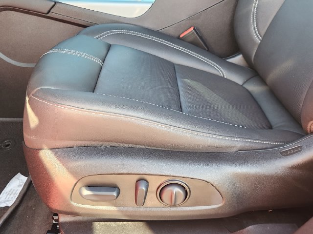 Used 2024 Chevrolet Blazer LT FWD image 23