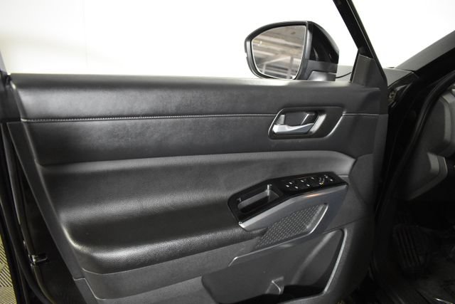 Used 2023 Nissan Pathfinder SL AWD/4WD image 7