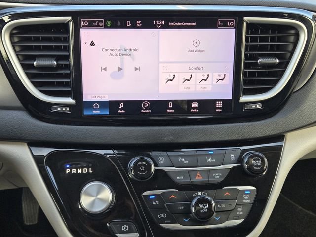 Used 2023 Chrysler Pacifica Touring-L image 16