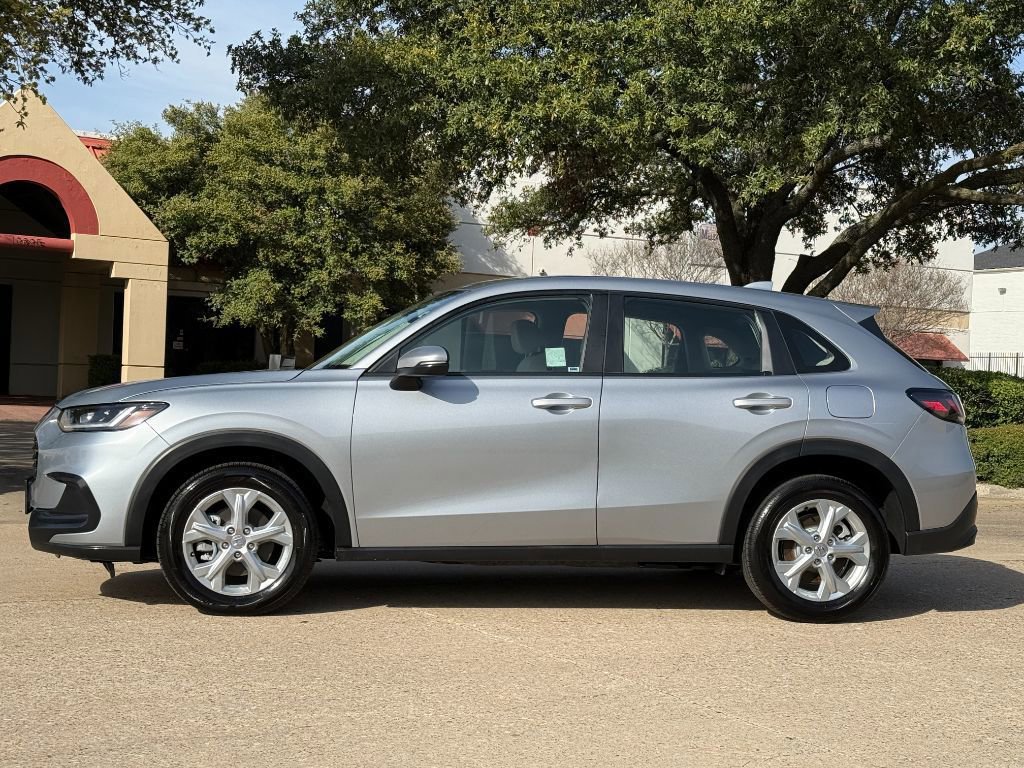 Used 2025 Honda HR-V LX image 6