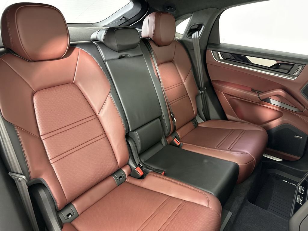 Certified 2024 Porsche Cayenne Turbo image 22