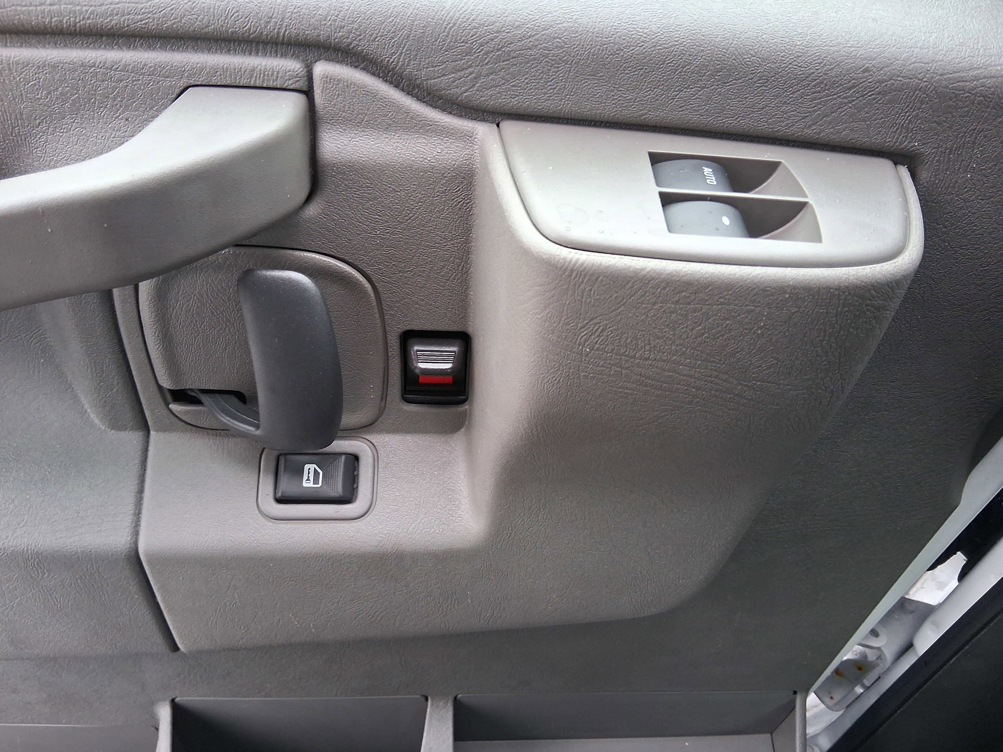 New 2025 GMC Savana 3500 w/ Power Convenience Package image 17