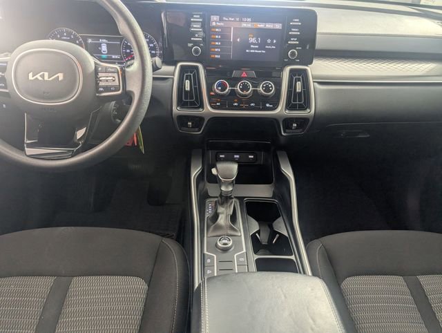 Used 2022 Kia Sorento LX image 22