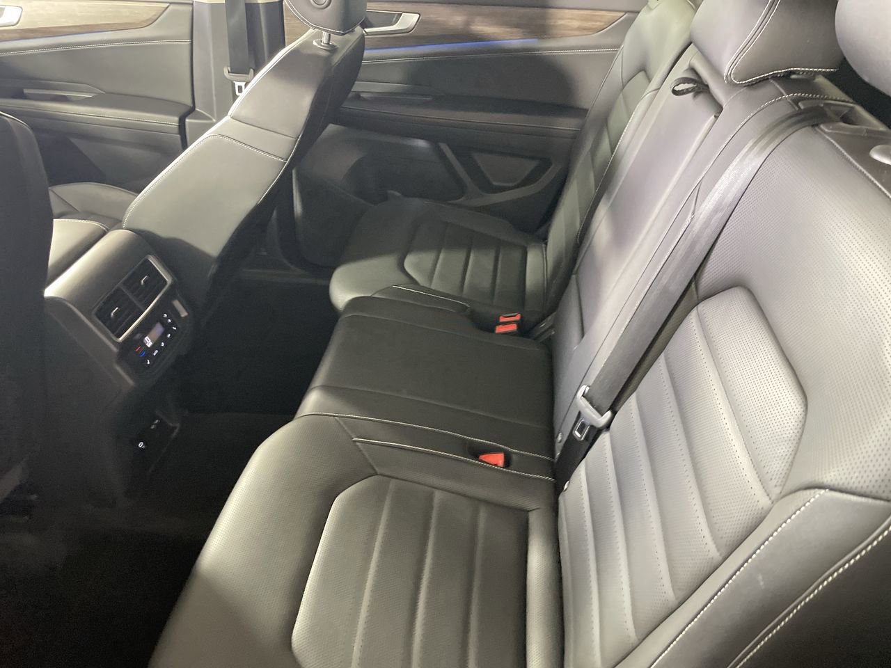 Used 2025 Volkswagen Atlas SEL image 22