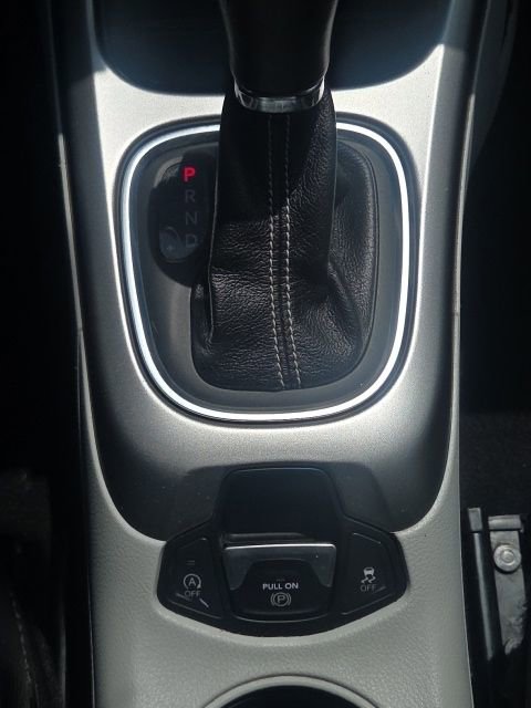 Used 2018 Jeep Compass Latitude FWD image 30