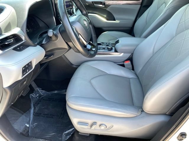 Used 2023 Toyota Highlander Platinum AWD/4WD image 10