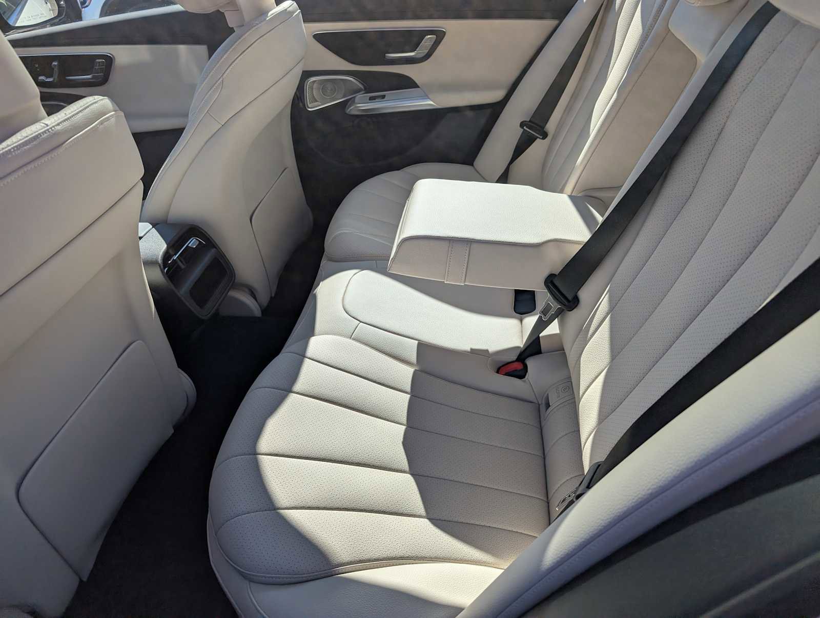 New 2026 Mercedes-Benz E 350 4MATIC Sedan image 15