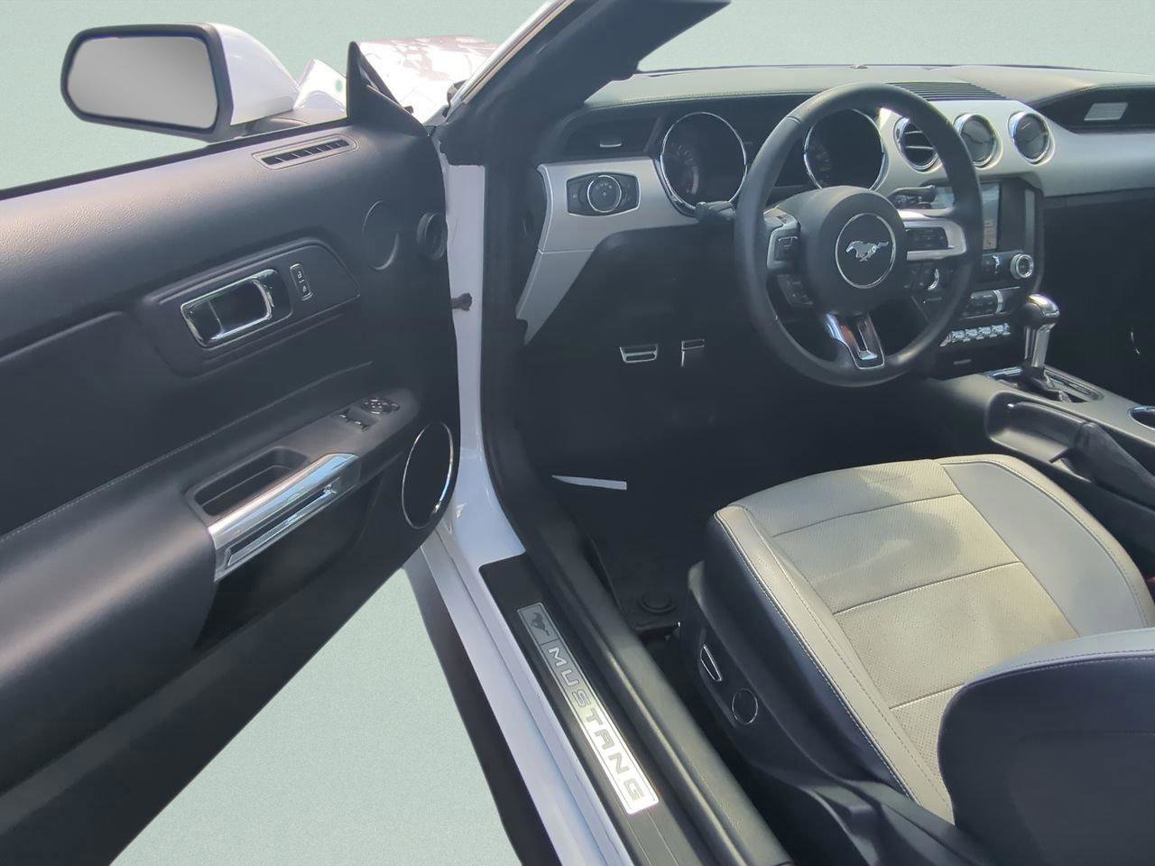 Used 2017 Ford Mustang Premium image 13