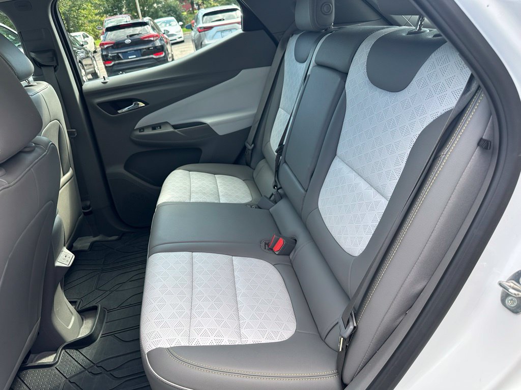 Used 2023 Chevrolet Bolt EUV Premier w/ Sun & Sound Package FWD image 22