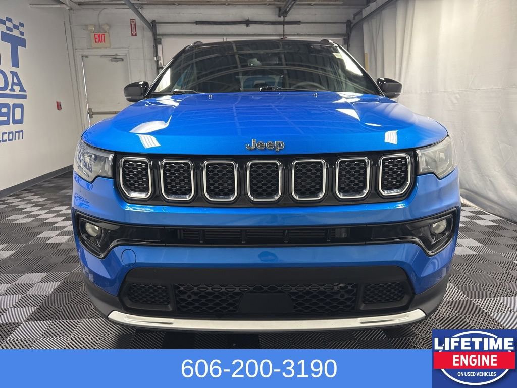 Used 2023 Jeep Compass Limited AWD/4WD image 3