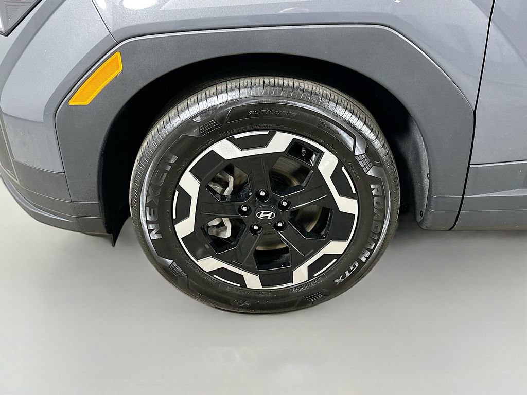 Used 2025 Hyundai Santa Fe SEL FWD image 8