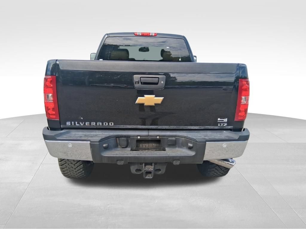 Used 2013 Chevrolet Silverado 2500 LTZ w/ LTZ Plus Package AWD/4WD image 3