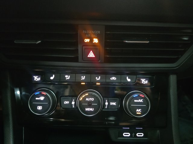 Used 2023 Volkswagen Jetta SE FWD image 17