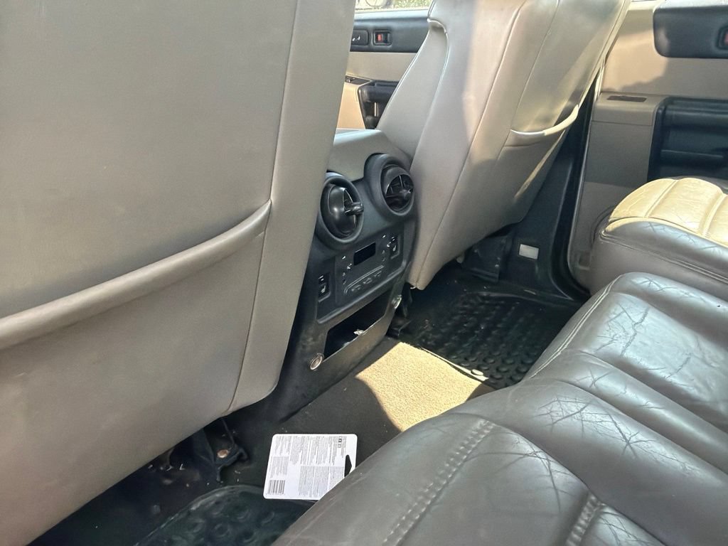 Used 2005 HUMMER H2 SUT w/ Preferred Equipment Group AWD/4WD image 22