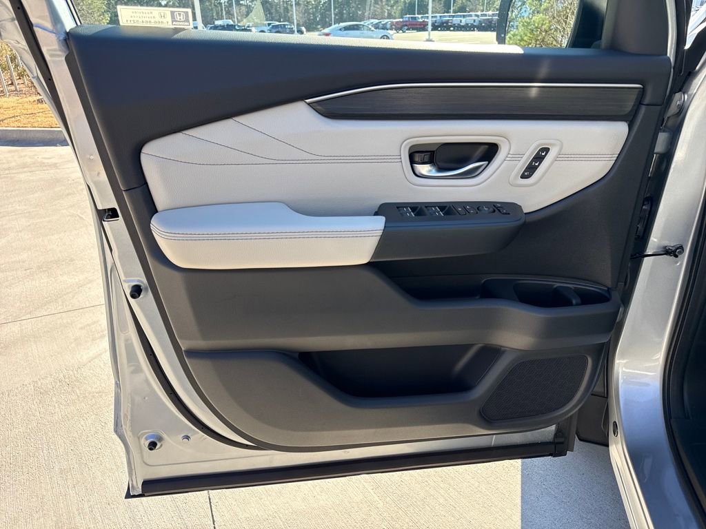 New 2026 Honda Pilot Touring image 12