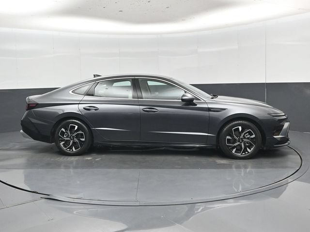 Used 2024 Hyundai Sonata SEL FWD image 2