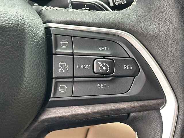 Used 2024 Jeep Grand Cherokee Limited image 29