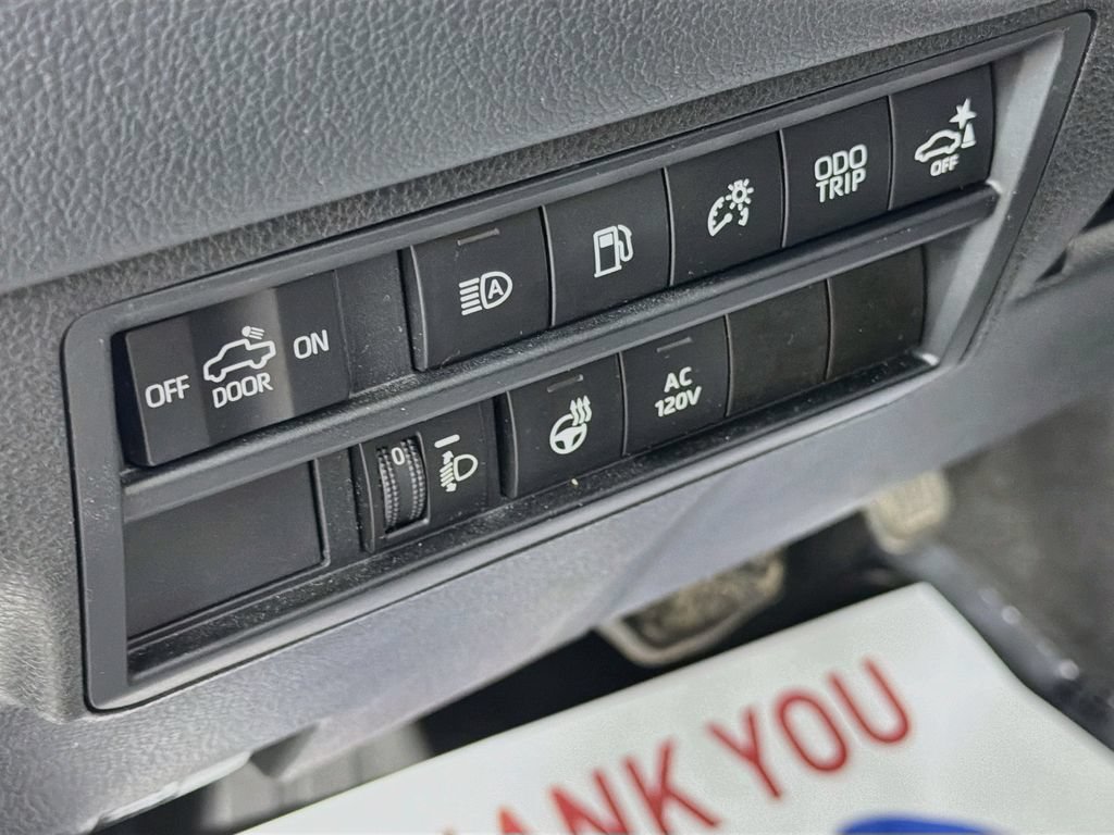 Used 2022 Toyota Tundra Limited AWD/4WD image 10