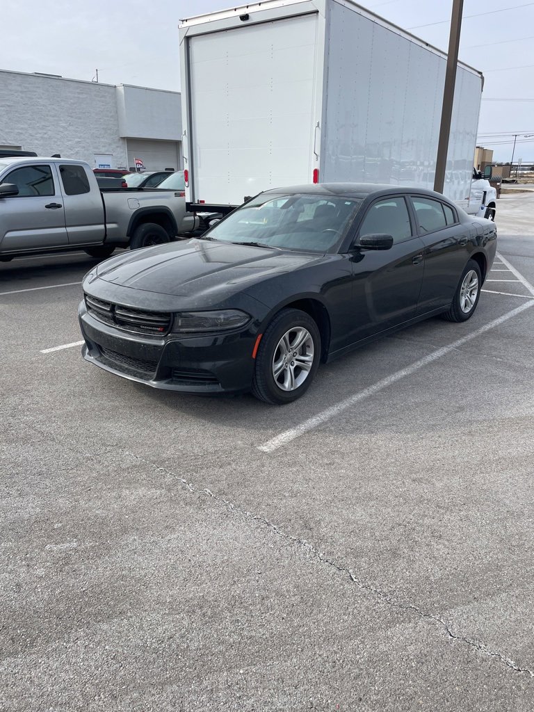Used 2022 Dodge Charger SXT image 2