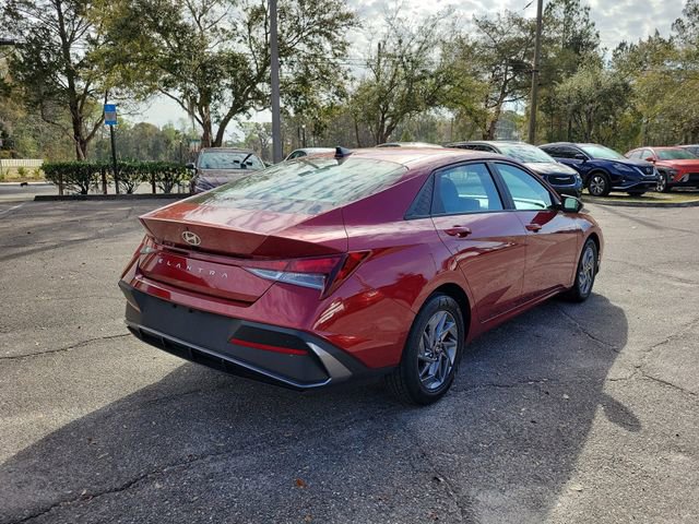 Used 2024 Hyundai Elantra SEL image 2