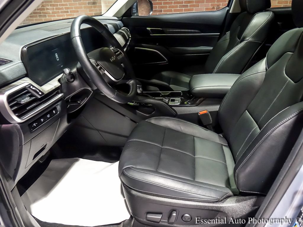 Used 2025 Kia Telluride EX w/ EX Captain's Chair Package AWD/4WD image 14