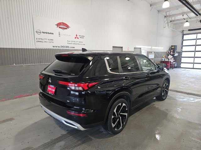 Used 2022 Mitsubishi Outlander SE image 3