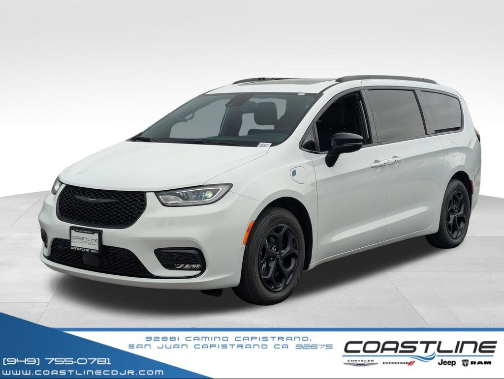 New 2025 Chrysler Pacifica Premium