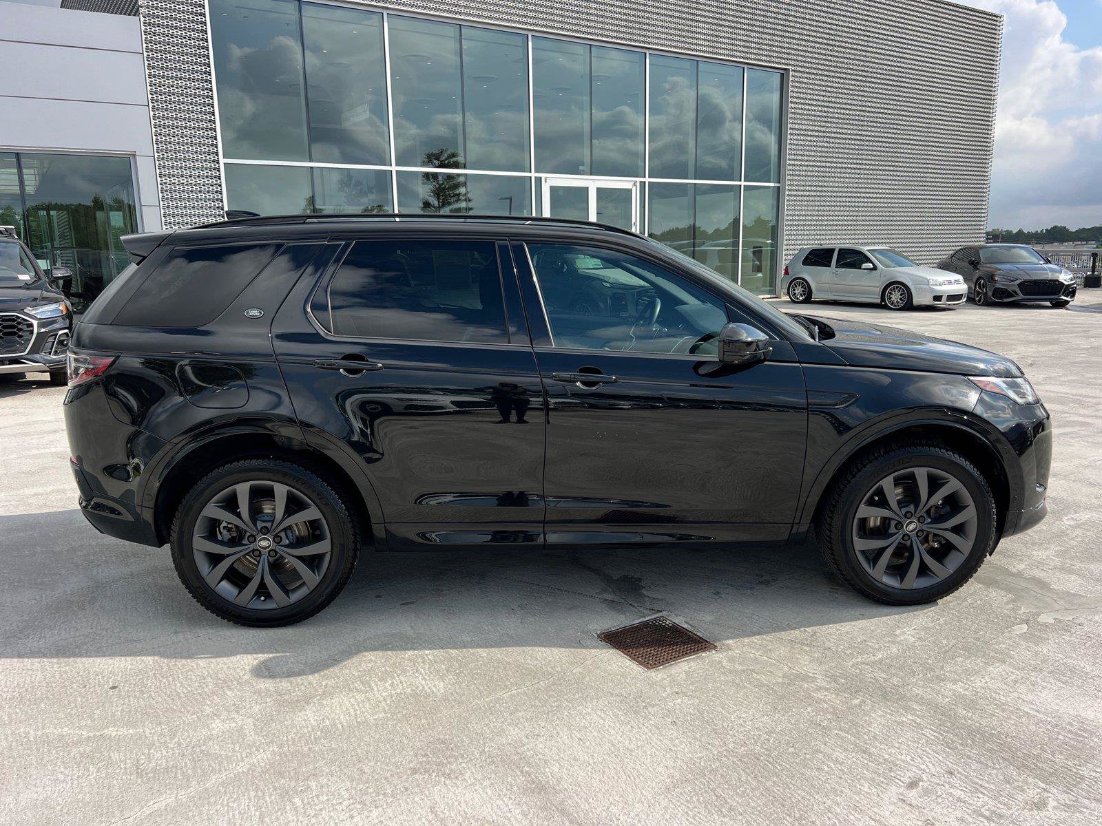 Used 2022 Land Rover Discovery Sport SE R-Dynamic AWD/4WD image 4