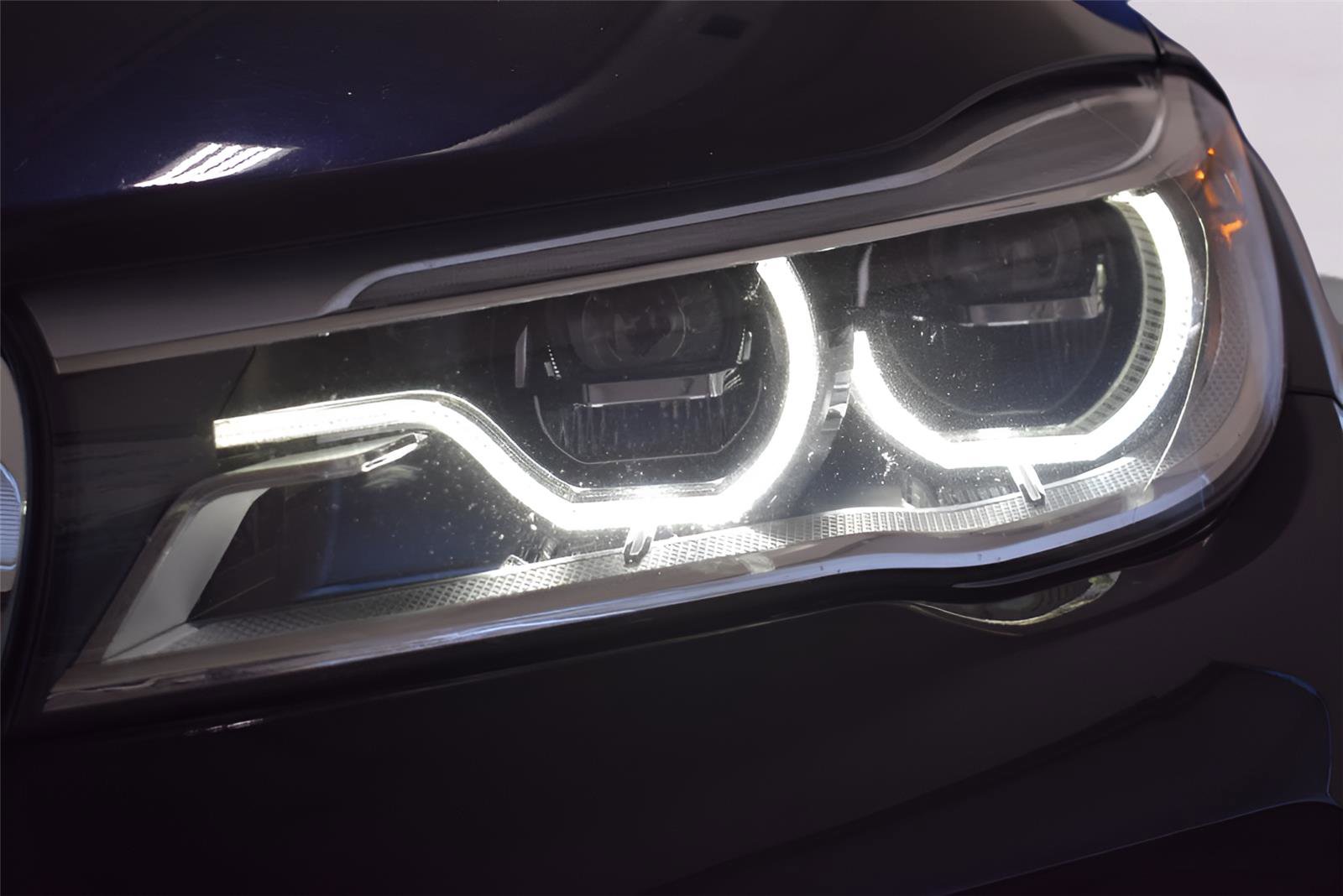 Used 2017 BMW 750i xDrive image 37