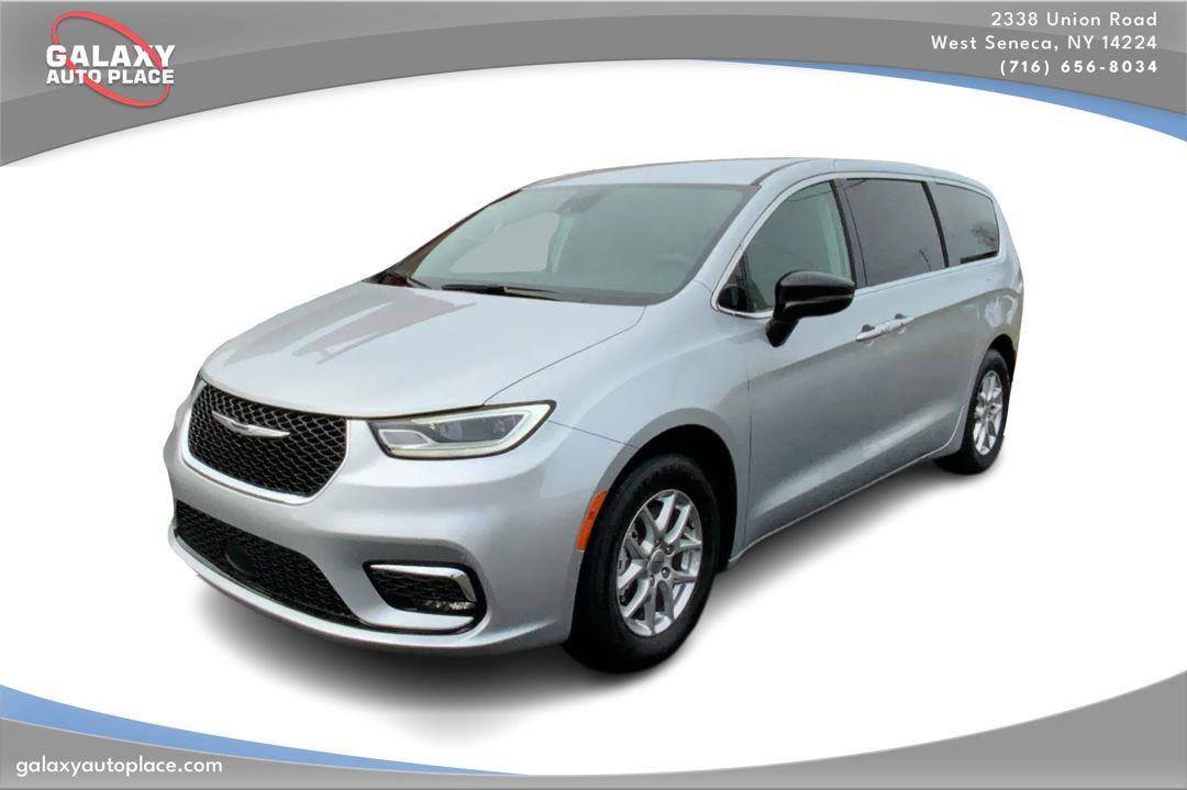 Used 2024 Chrysler Pacifica Touring-L