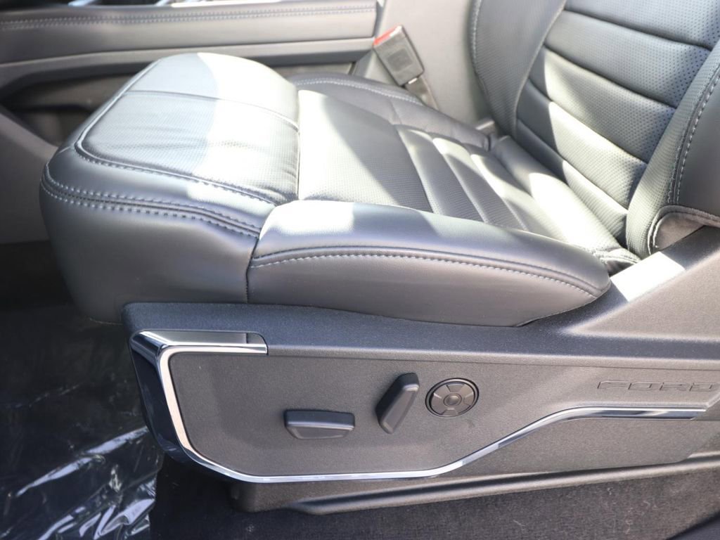 New 2026 Ford F350 Platinum AWD/4WD image 17