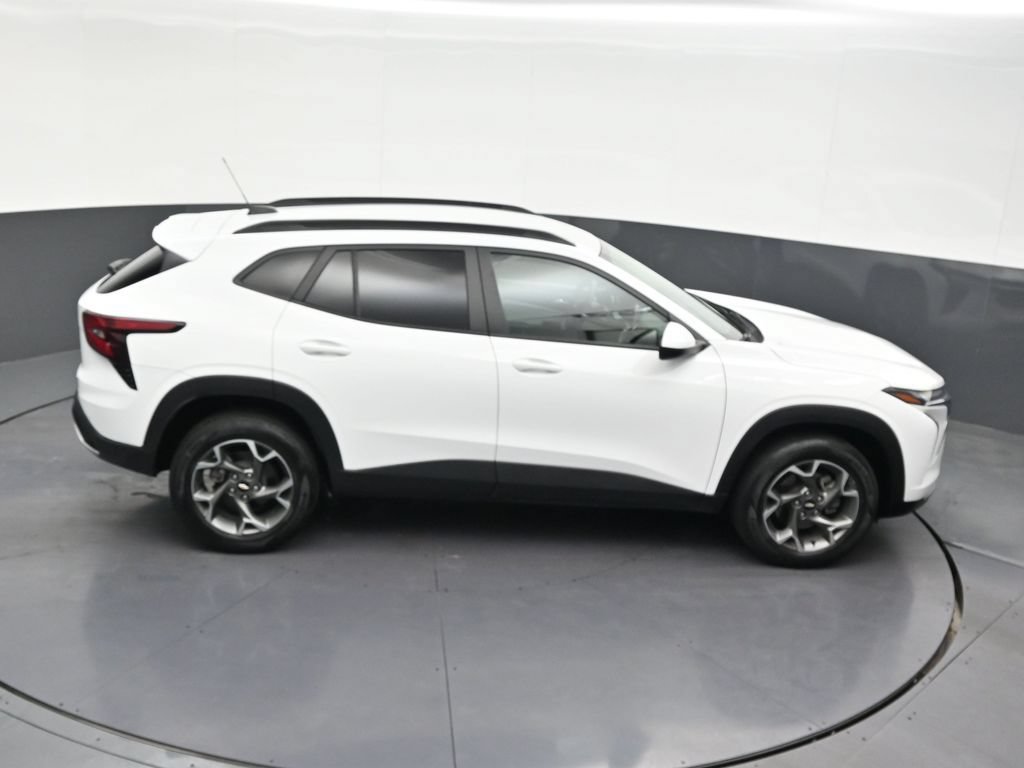 Used 2024 Chevrolet Trax LT FWD image 23