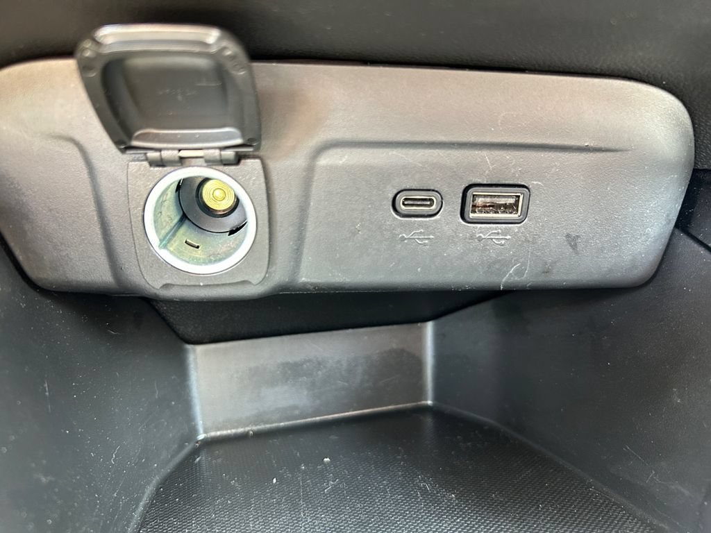 Used 2025 Chevrolet Trax LT FWD image 21