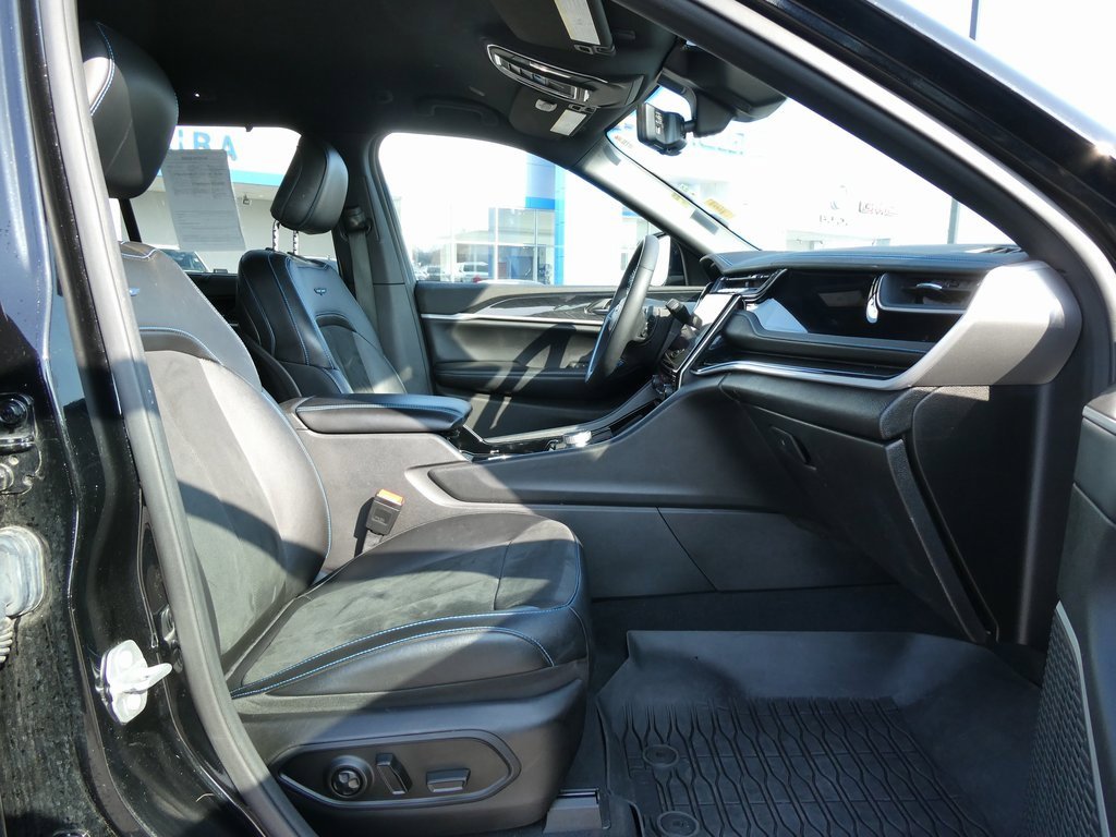 Used 2022 Jeep Grand Cherokee Trailhawk w/ Advanced Protech Group II image 15