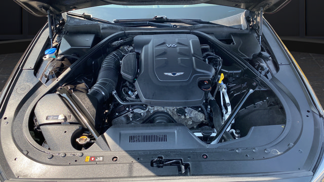 Used 2018 Genesis G80 3.8 RWD image 28