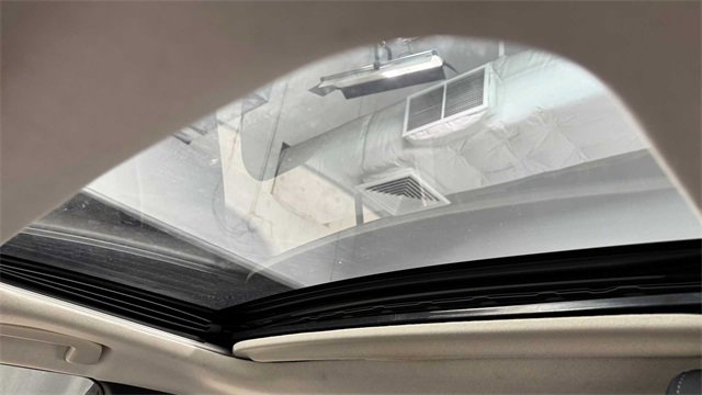 Used 2020 Toyota Corolla LE image 31