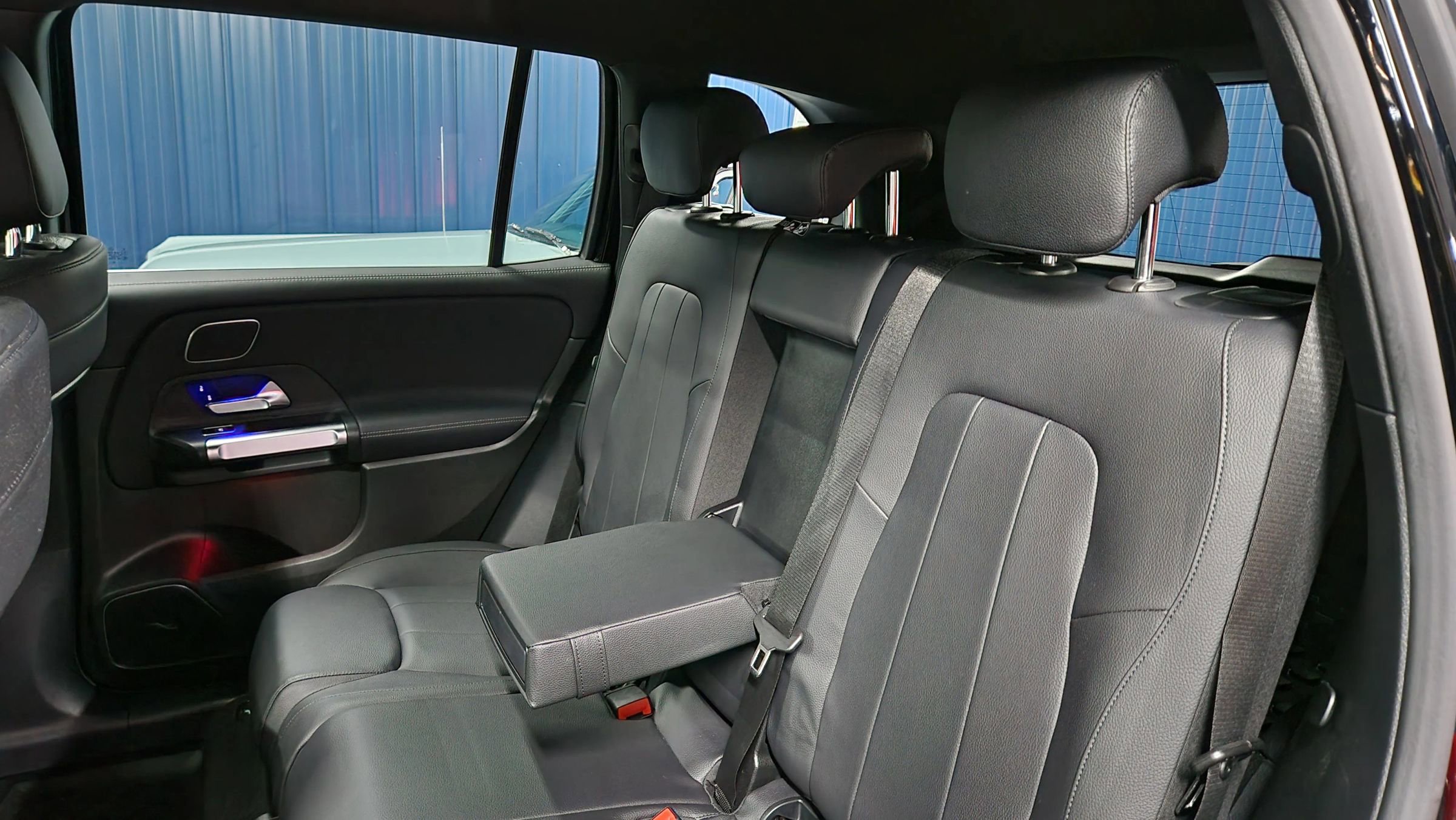 Used 2020 Mercedes-Benz GLB 250 4MATIC w/ Premium Package image 21