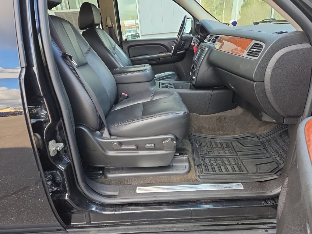Used 2008 GMC Yukon SLT w/ SLT Preferred Equipment Group AWD/4WD image 36