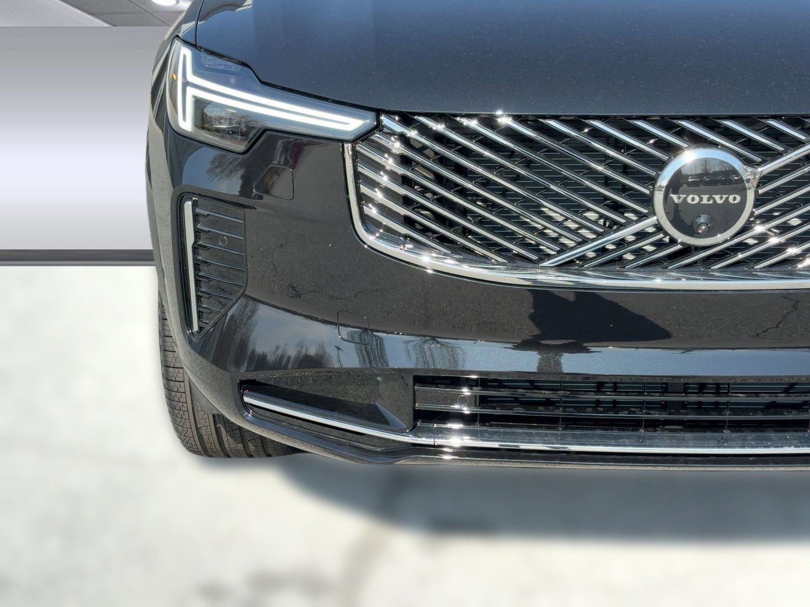 New 2026 Volvo XC90 B6 Ultra w/ Protection Package image 11