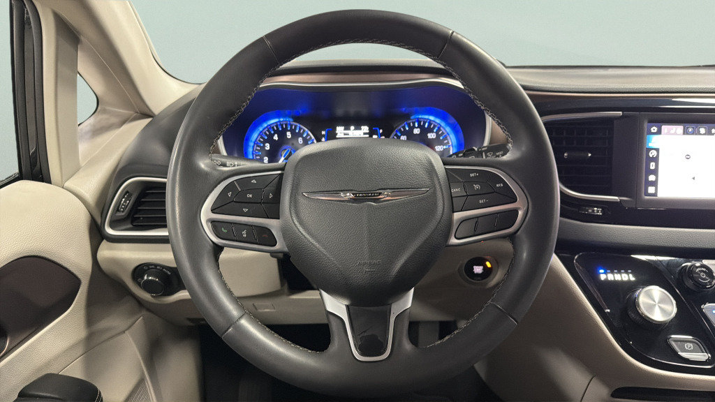 Used 2023 Chrysler Voyager LX FWD image 36