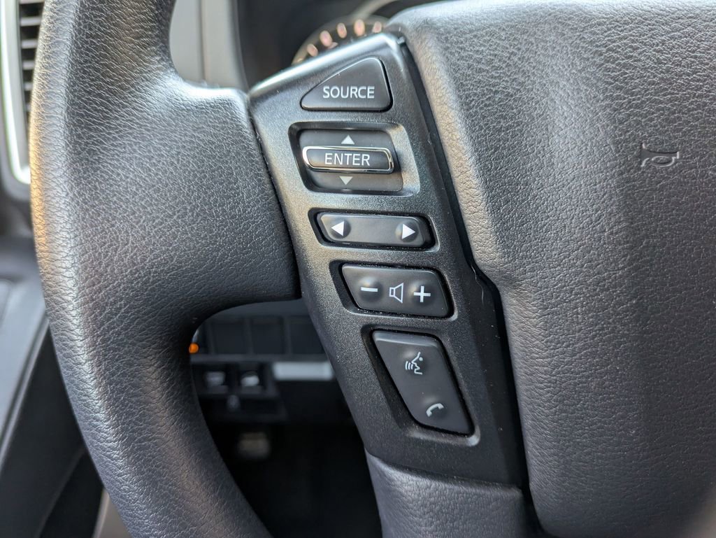 Used 2022 Nissan Frontier SV w/ Technology Package image 17